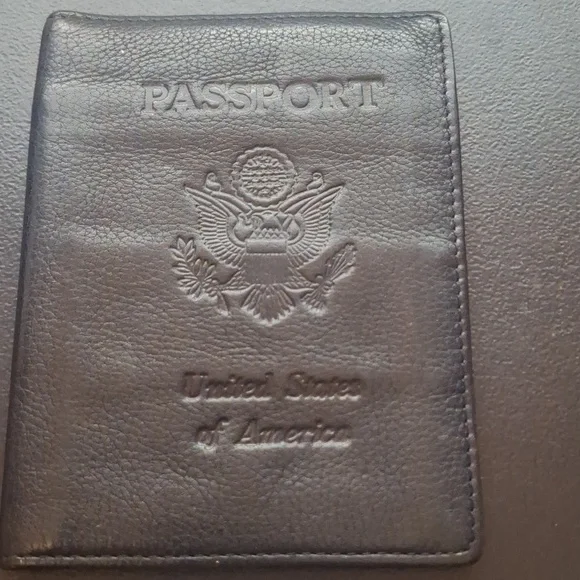 Wilson's Leather Black Passport Wallet - Picture 1 of 4